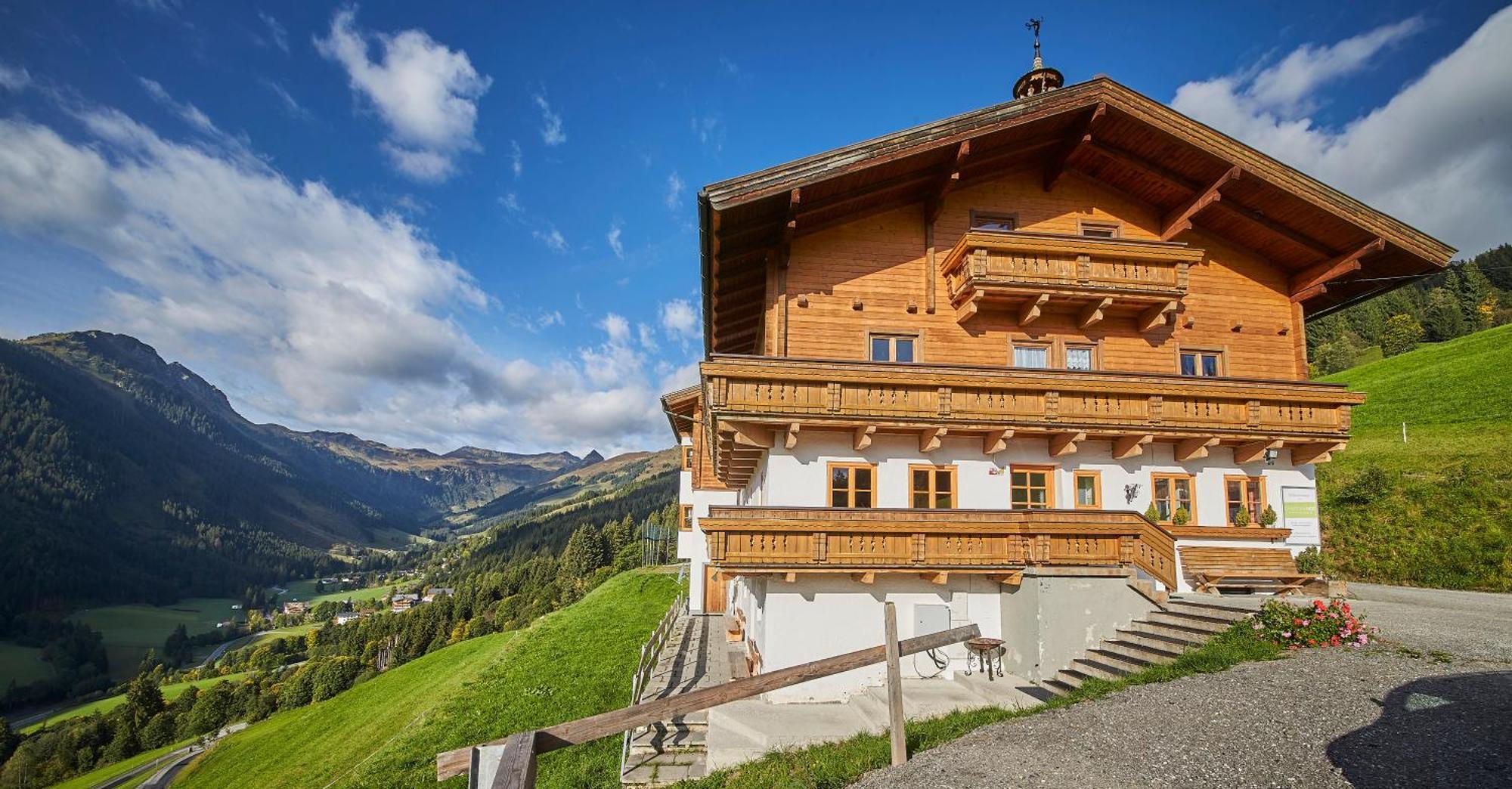 Ski In-Ski Out - Gaestehaeuser Saalbach-Hinterglemm - Wallegghof Christianhof Екстериор снимка