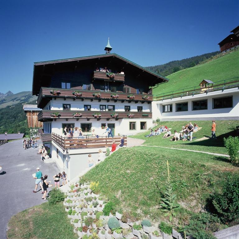 Ski In-Ski Out - Gaestehaeuser Saalbach-Hinterglemm - Wallegghof Christianhof Екстериор снимка